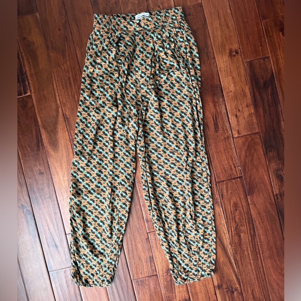Urban Outfitters Reese Pleated Tapered Pants XS